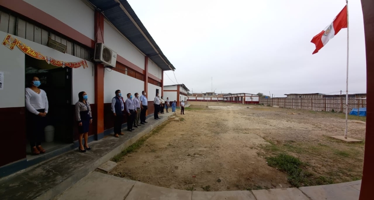 🔰Con compromiso y fervor patriótico, el director Carlos Alberto Cum Saavedra y el personal de la Unidad de Gestión Educativa Local de Tumbes dio inicio a la semana de labores.